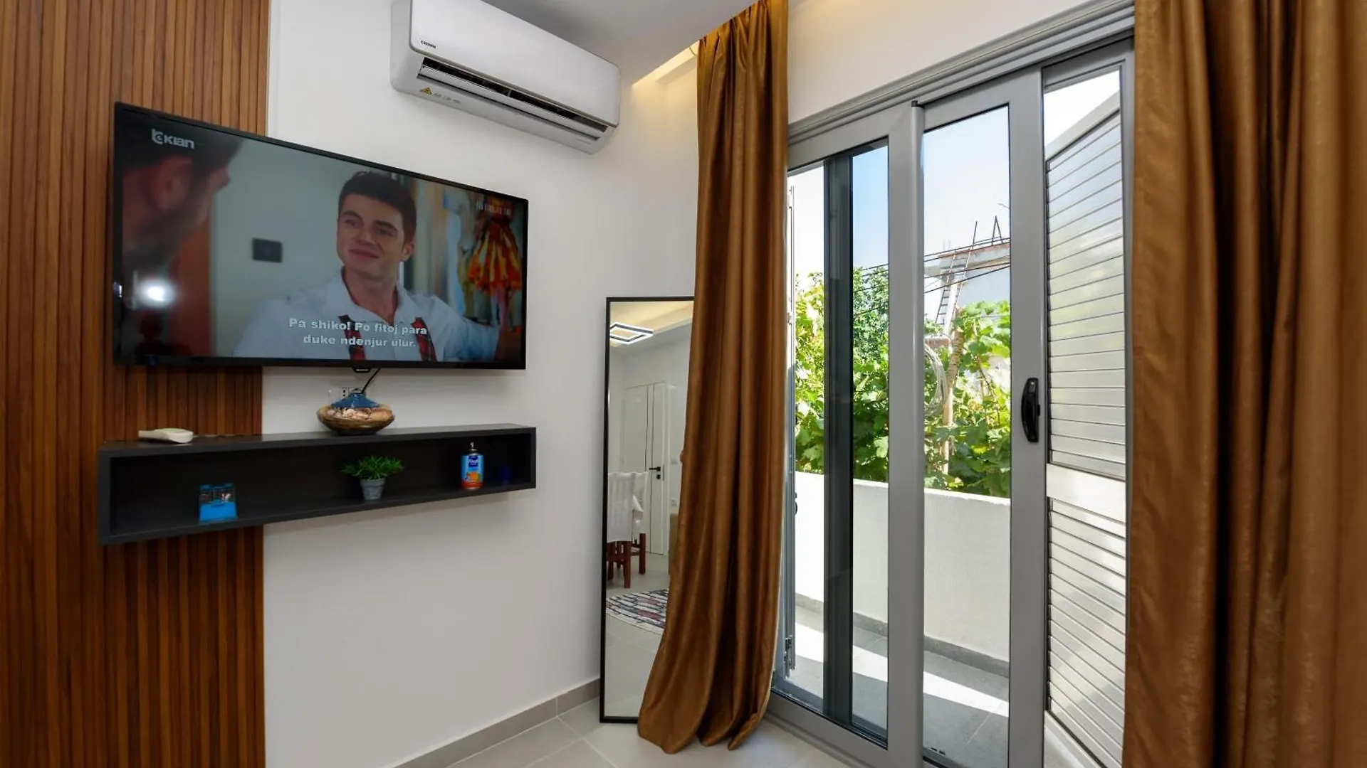 Vila 42 Vlorë