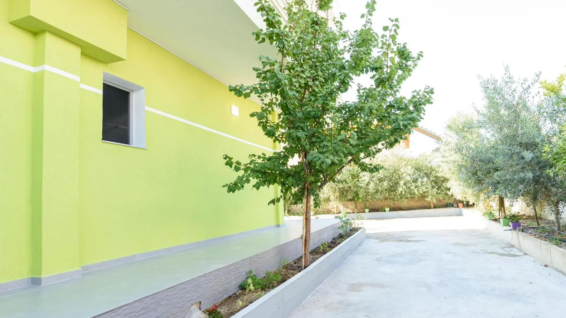 Aparthotel Vila 42 Vlorë Albania